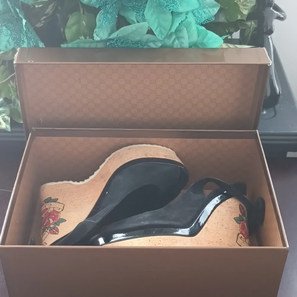 Gucci Vintage Tattoo/Joy Wedges. GUC - Picture 10 of 11